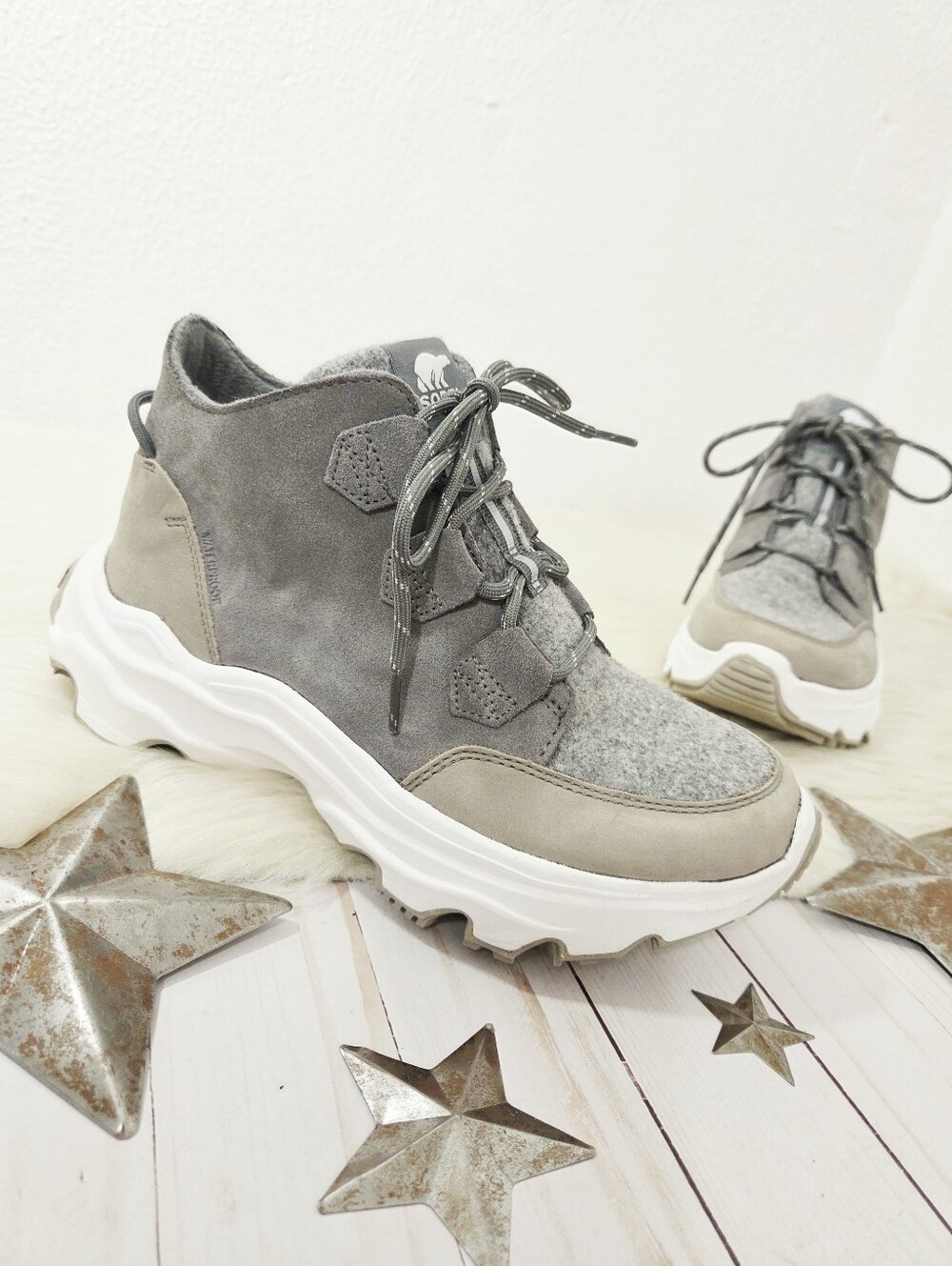 Sorel Women's Kinetic Breakthru Caribou Sneaker Boot quarry gray lace-up size 8